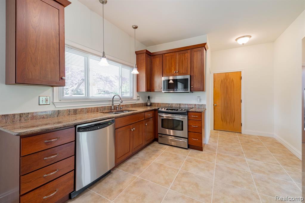 868 HELSTON Road, Bloomfield Hills, MI 48304 — Photo 8