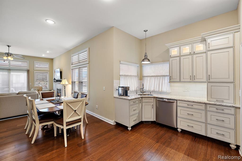 626 WOODSIDE Drive, 62, Milford, MI 48381 — Photo 15