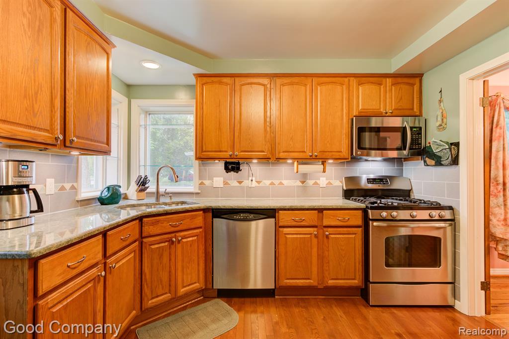 4008 PARKVIEW Drive, Royal Oak, MI 48073 — Photo 4