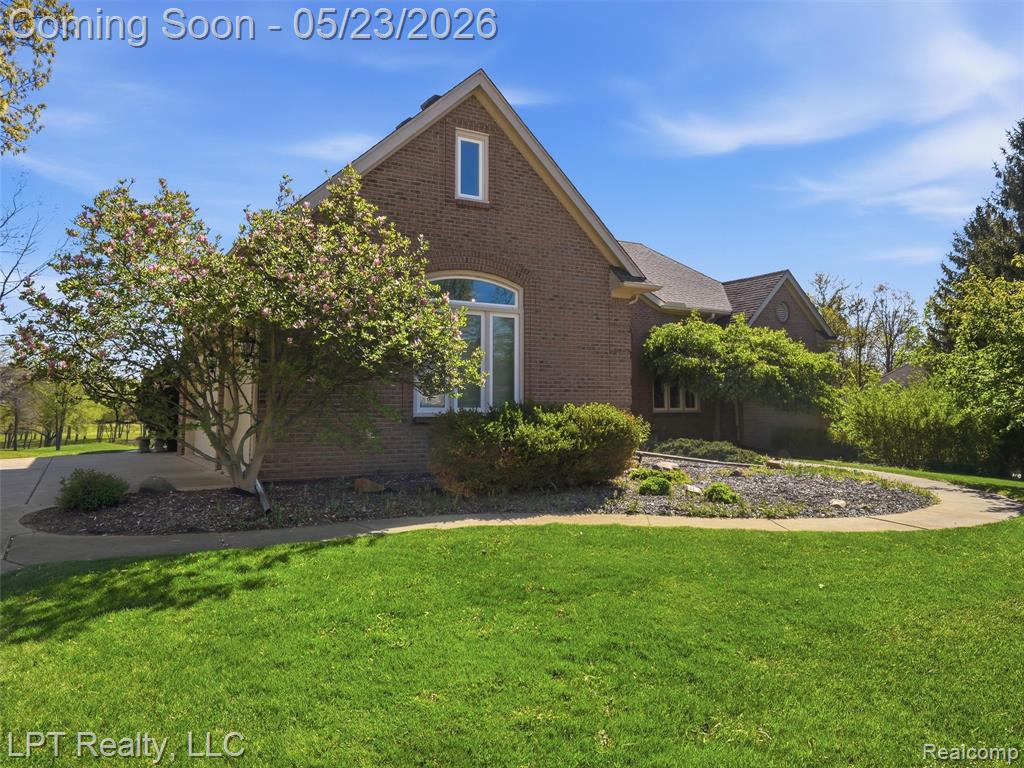 860 Troon, Highland, MI — Photo 4