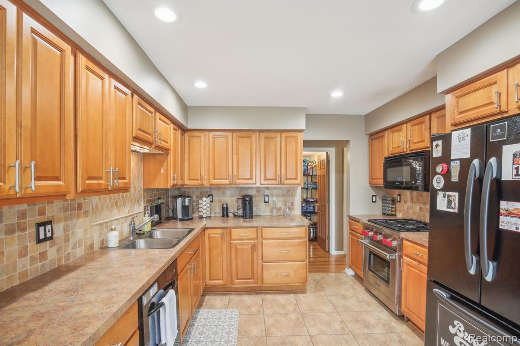 42160 WOODWARD Avenue, 19, Bloomfield Hills, MI 48304 — Photo 10