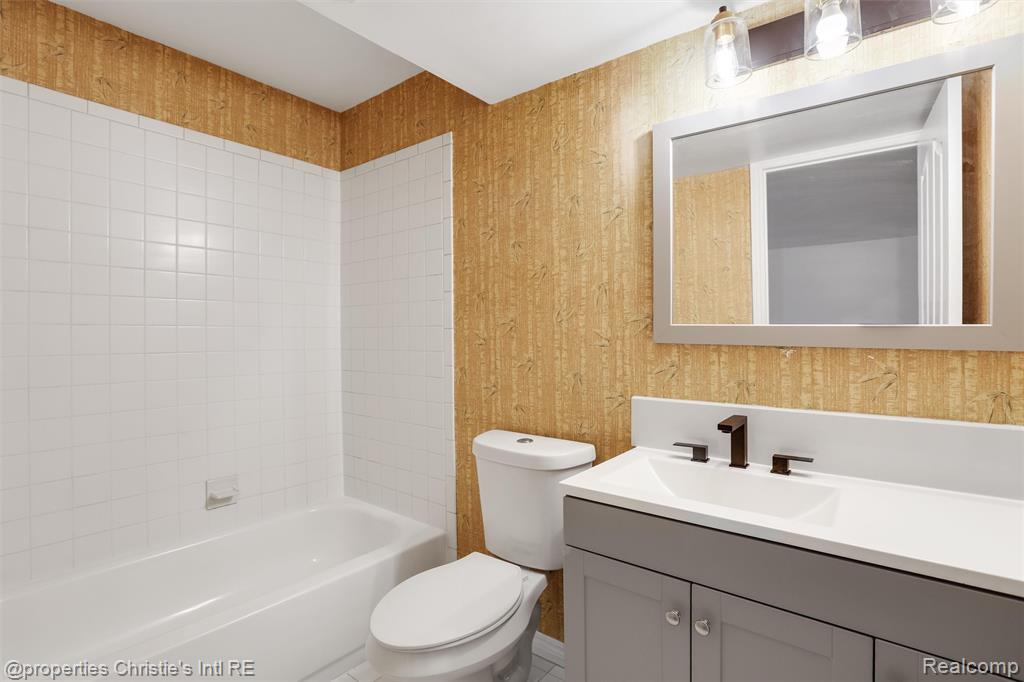1757 TOWNSEND Street, Detroit, MI 48214 — Photo 19