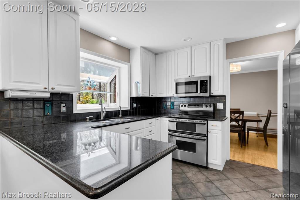 5939 Dunmore Drive, West Bloomfield, MI — Photo 10