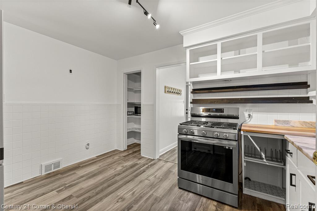 9976 Pierson Street, Detroit, MI 48228 — Photo 15