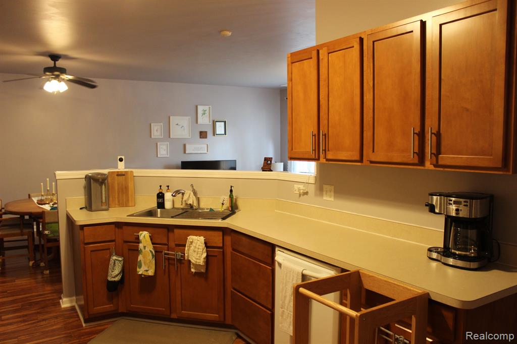 47640 PEMBROKE Drive, Canton, MI 48188 — Photo 7