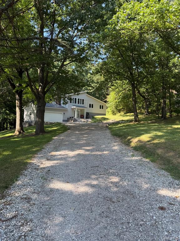 825 Rowlinson Lane, Ortonville, MI 48462 — Photo 2