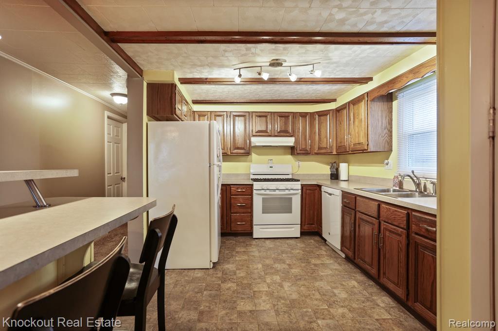 213 E Maple Street, Vassar, MI 48768 — Photo 11