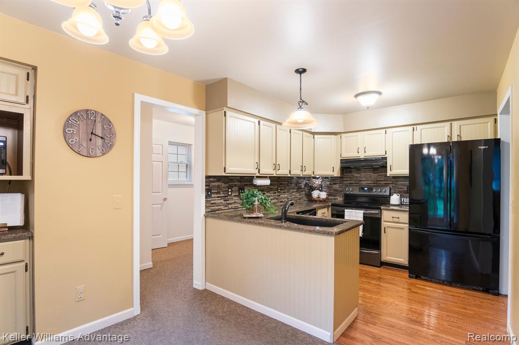 24923 FAIRWAY HILLS Drive, Novi, MI — Photo 11