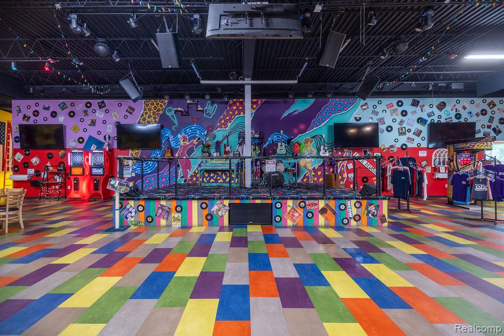 8845 Gratiot Road, Saginaw, MI, 48609