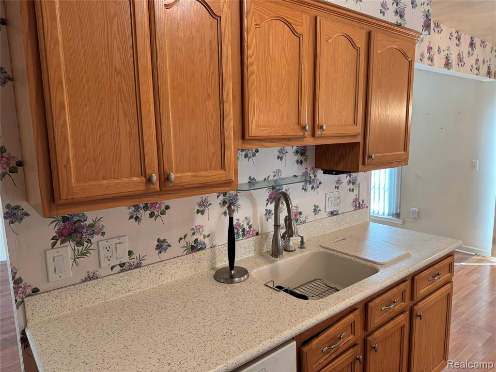 1597 Dover Hill S, Walled Lake, MI 48390 — Photo 8