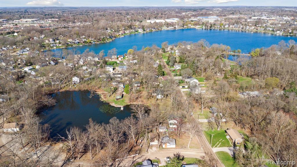 6187 THREE LAKES Drive, Brighton, MI 48116 — Photo 35