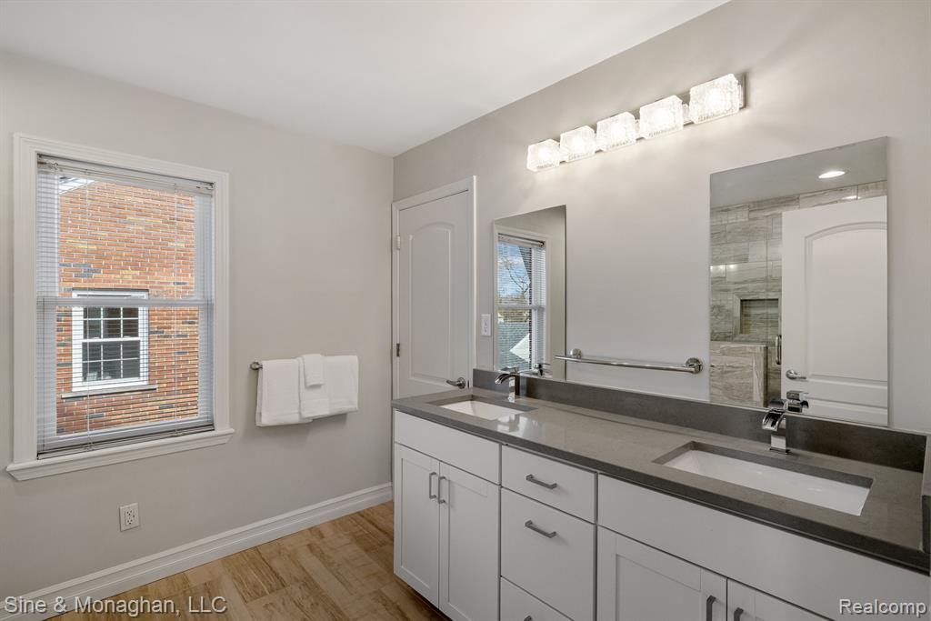 797 WASHINGTON Road, Grosse Pointe, MI 48230 — Photo 30