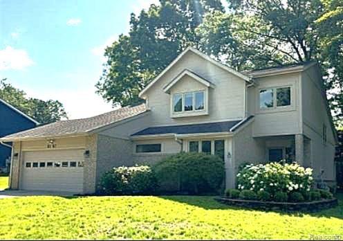 8767 TOWNSEND Drive, White Lake, MI