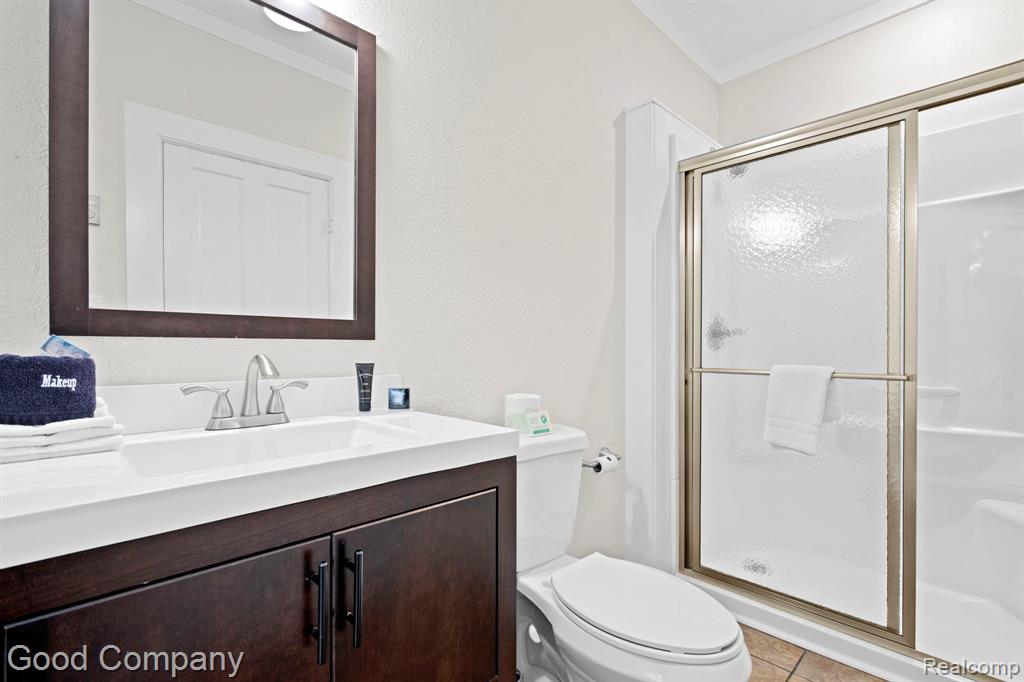 612 N LAKESHORE Drive, Ludington, MI 49431 — Photo 93