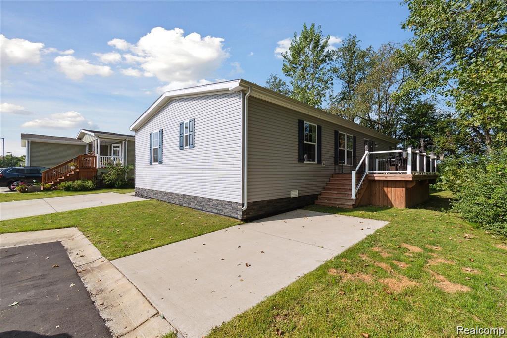 5201 Millstone, Milford, MI 48380 — Photo 4