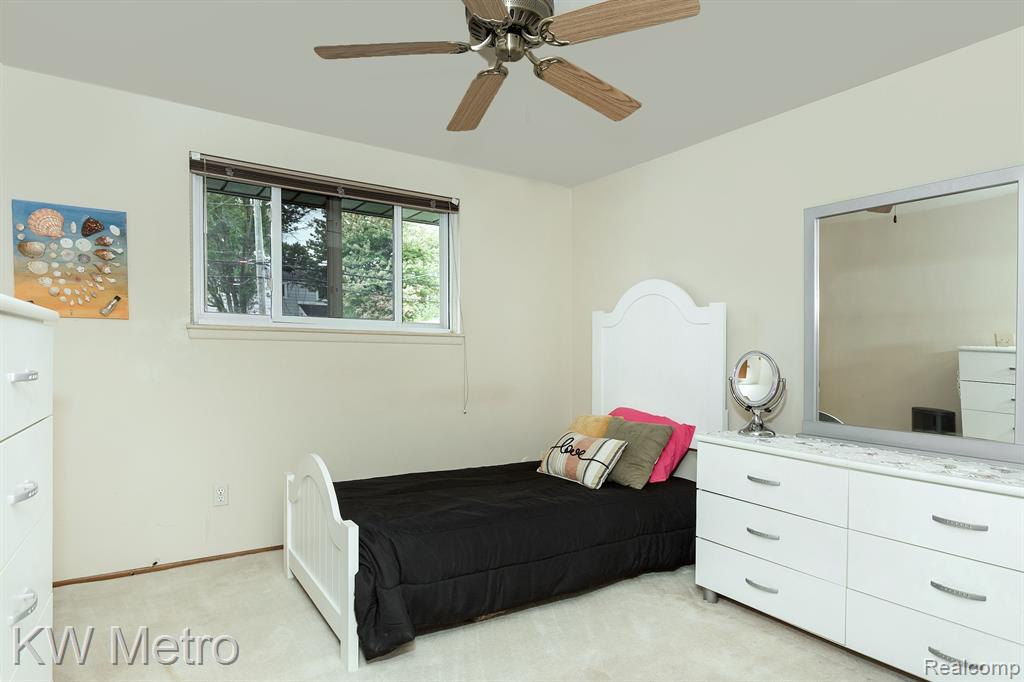 431 KINROSS Avenue, Clawson, MI — Photo 15