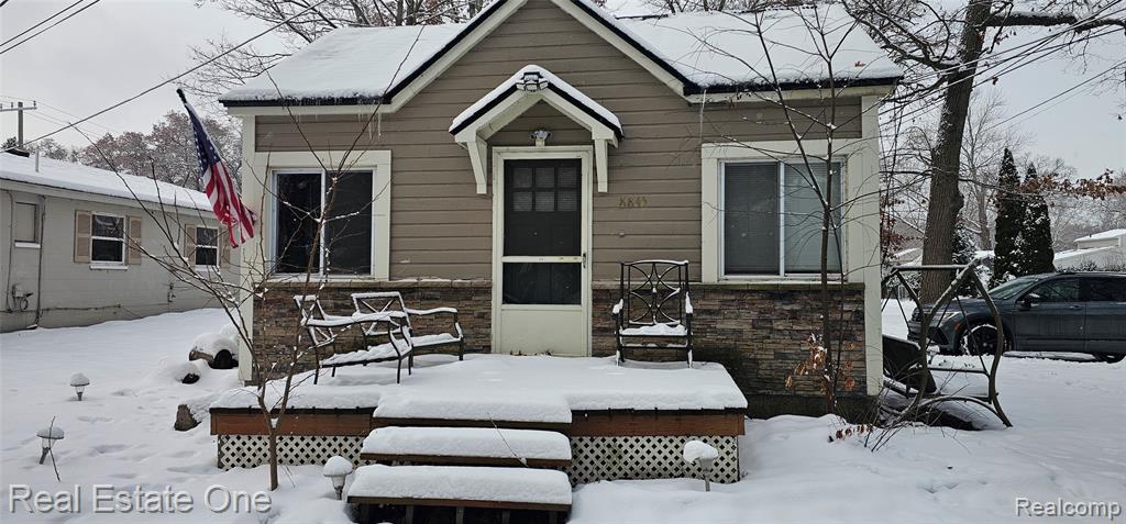 8845 Orrick Street, Commerce Twp, MI 48382 — Photo 16
