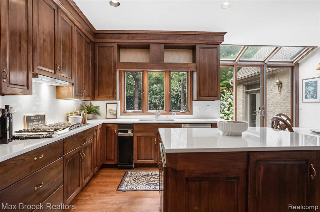 60 Kingsley Manor Drive, Bloomfield Hills, MI 48304 — Photo 21
