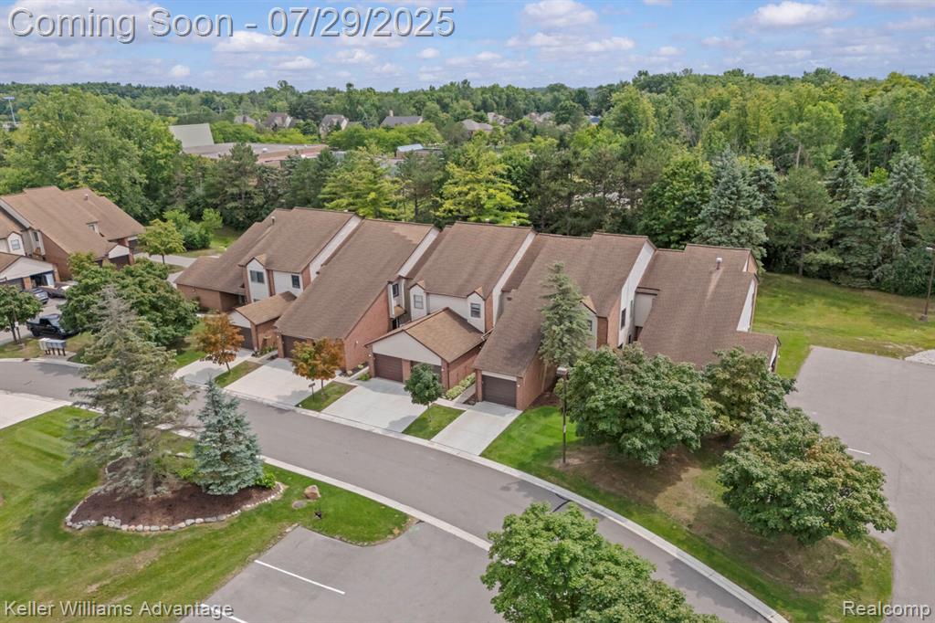 6660 Ridgefield Circle, 104, West Bloomfield, MI — Photo 3
