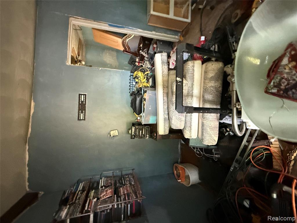 629 Jessop Avenue, Lansing, MI 48910 — Photo 12
