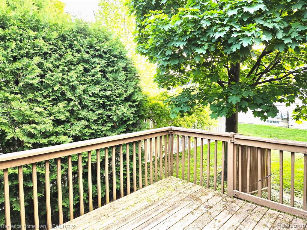 8 Hickory Court, Unit 8, Dearborn Heights, MI 48127 — Photo 19