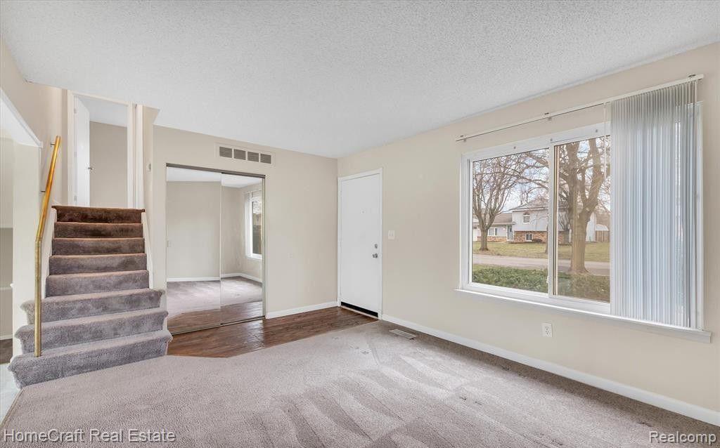 9224 PANAMA Avenue, Ypsilanti, MI 48198 — Photo 7