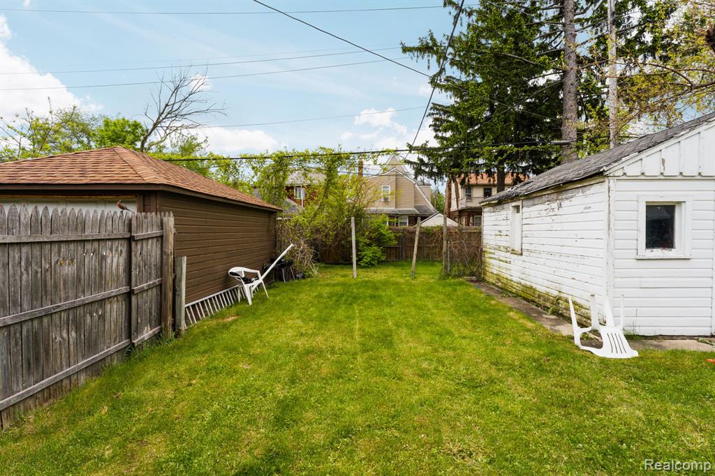 9230 Hartwell Street, Detroit, MI 48228 — Photo 31