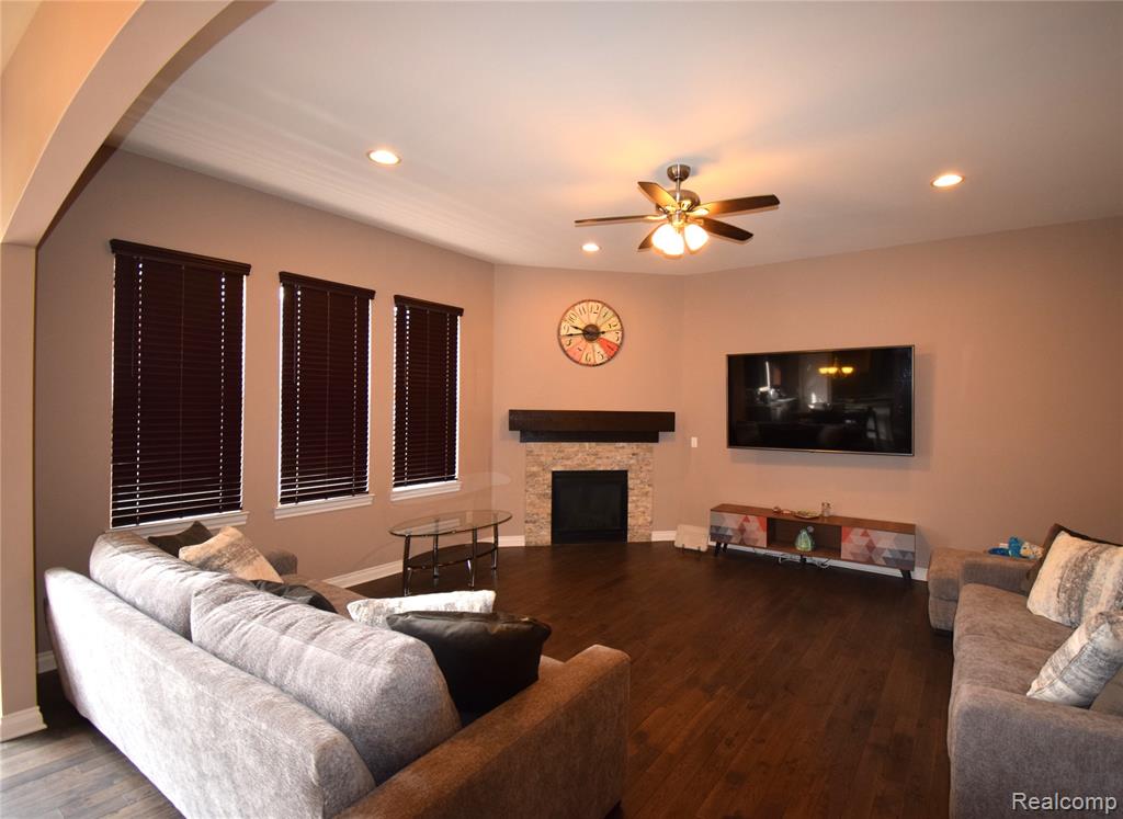 55752 Timbers Edge Drive, Utica, MI 48316 — Photo 6