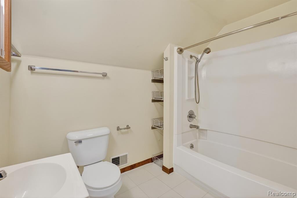 5099 Shields Road, Holly, MI 48442 — Photo 38