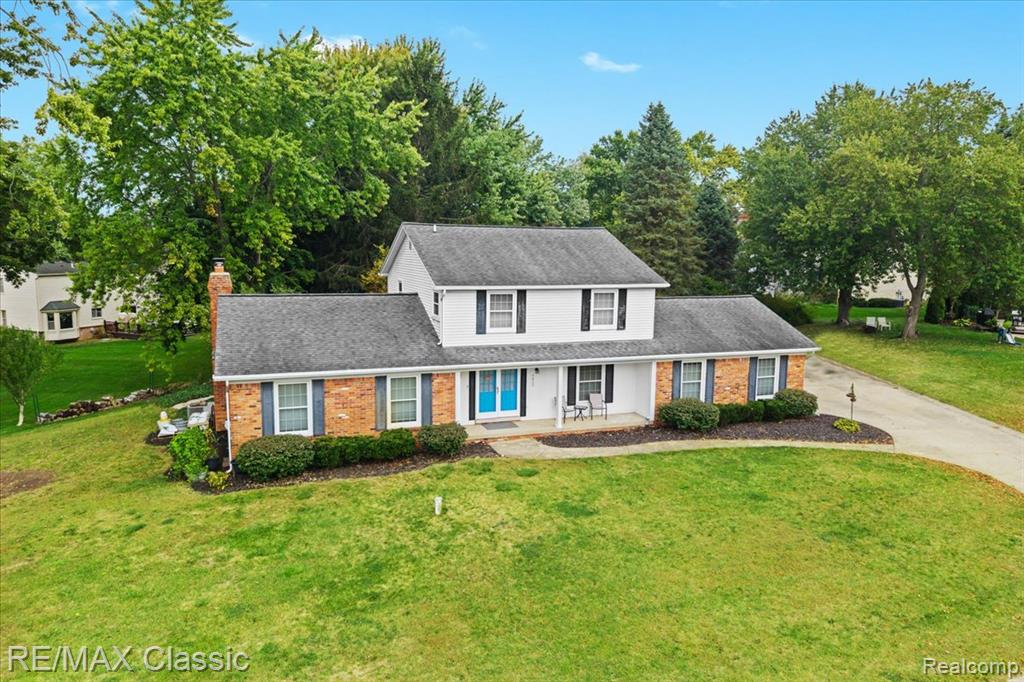 4815 Ravinewood Drive, Commerce Twp, MI 48382 — Photo 2