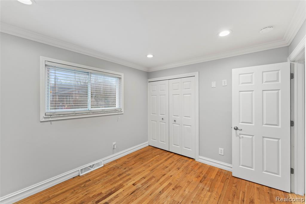 4822 Peachtree Drive, Sterling Heights, MI 48310 — Photo 19