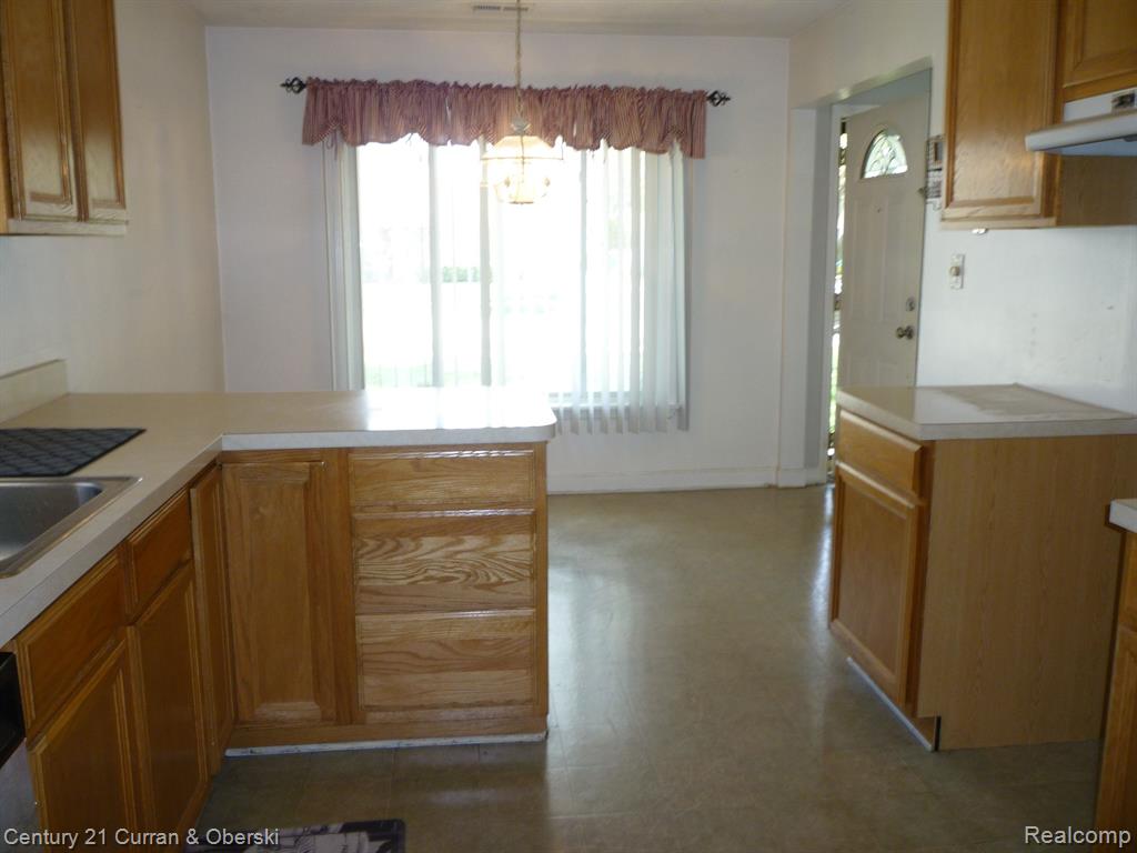 3986 WESTPOINT Street, Dearborn Heights, MI 48125 — Photo 4