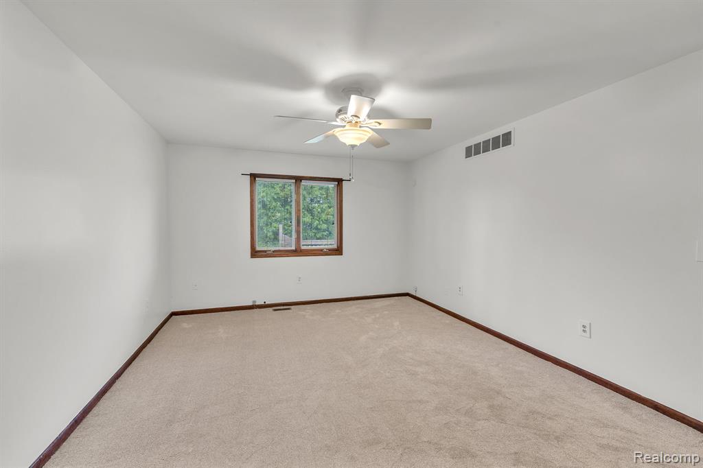 852 N Beech Daly Road, Dearborn Heights, MI 48127 — Photo 23