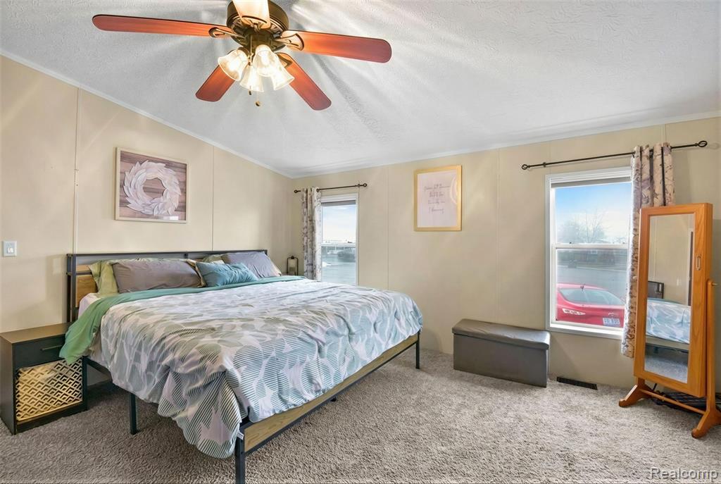 2330 CHARTER OAK Court, Newport, MI 48166 — Photo 28