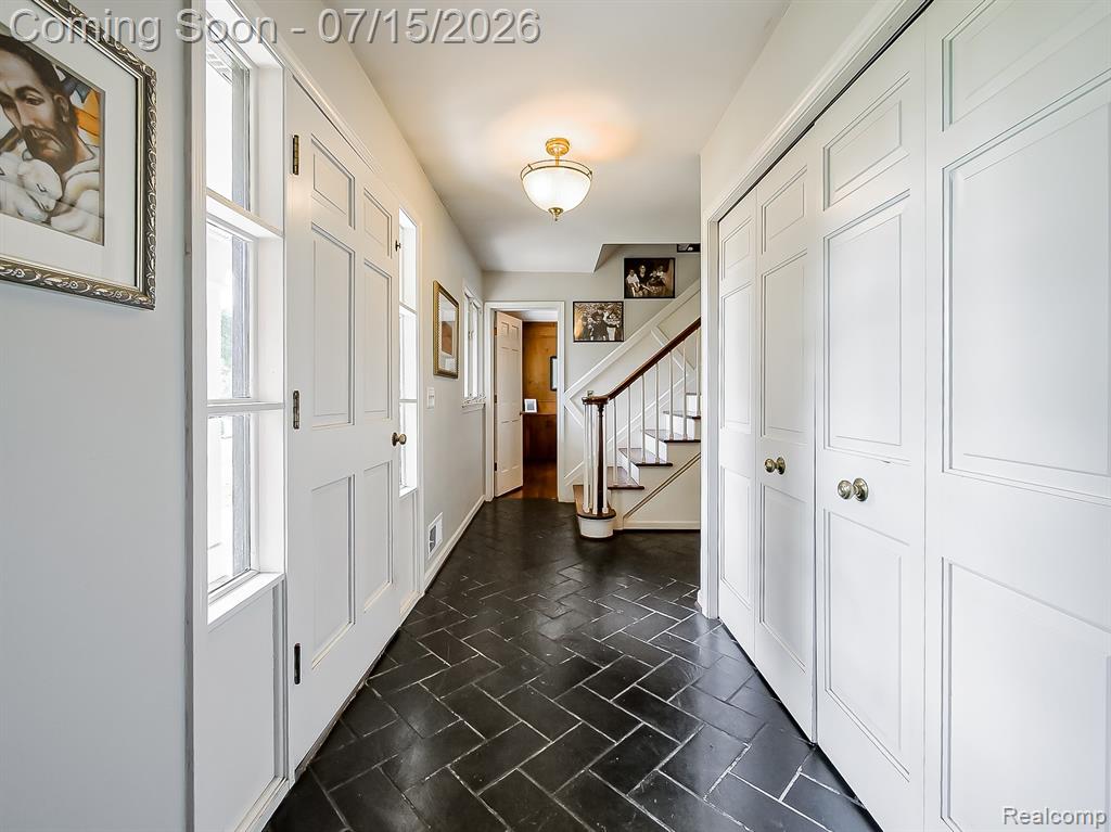 6730 Meadowlake Road, Bloomfield Hills, MI 48301 — Photo 14