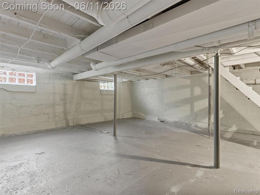 404 La Plaza Court, Royal Oak, MI 48073 — Photo 17