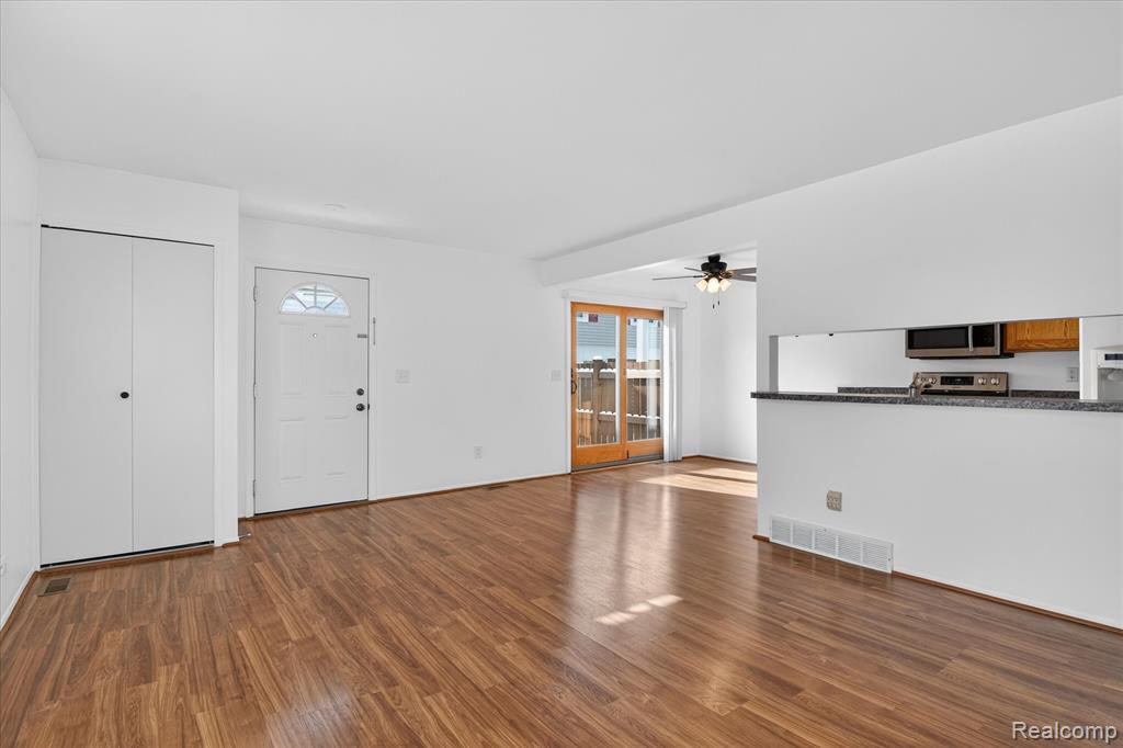 2736 Glenbridge Court, Ann Arbor, MI 48104 — Photo 12