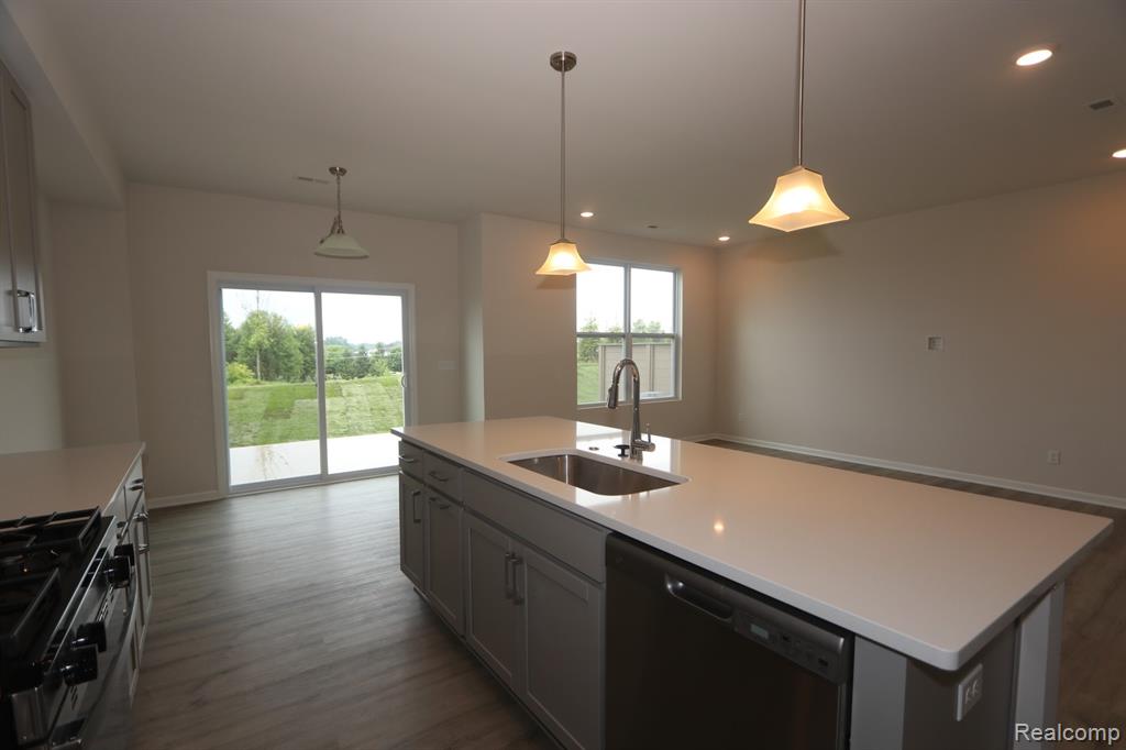 1402 SALT SPRINGS Drive, Saline, MI 48176 — Photo 6