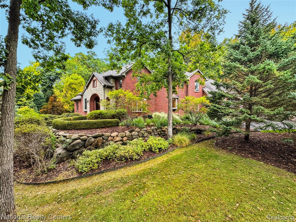 5010 Forest Valley Drive, Clarkston, MI 48348 — Photo 4