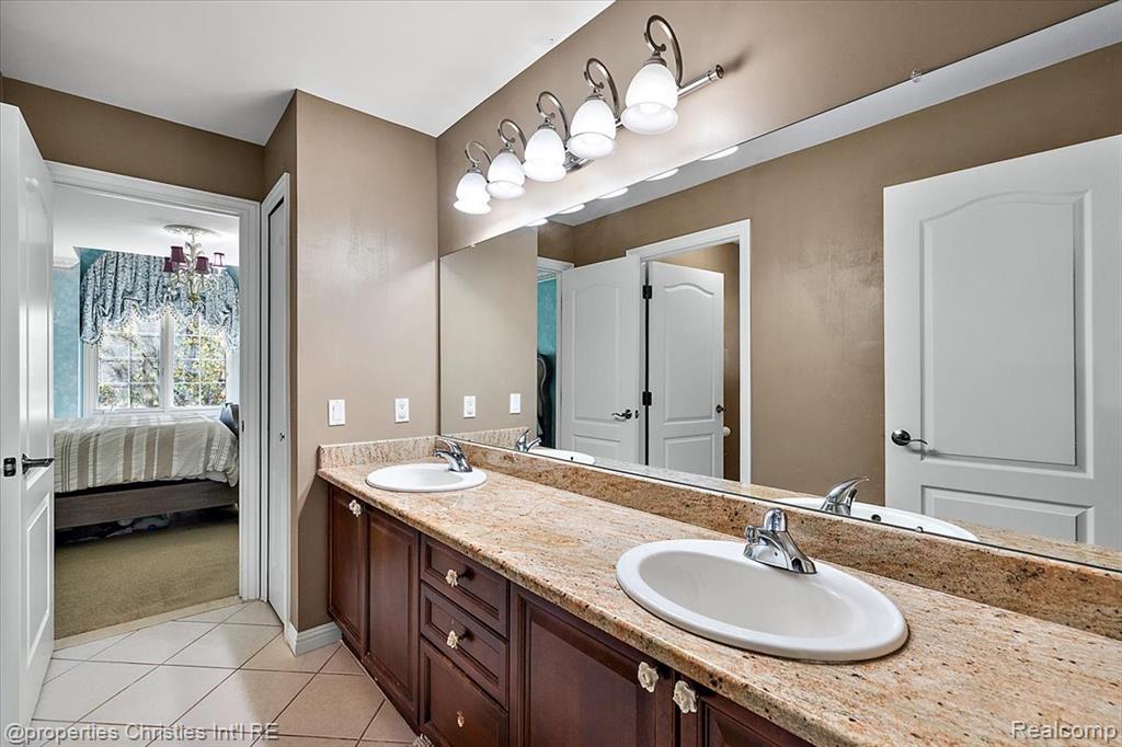 7220 Essex Drive, West Bloomfield, MI — Photo 69