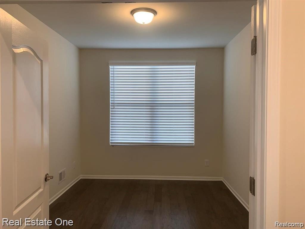 1113 Lark Street, Lake Orion, MI — Photo 9