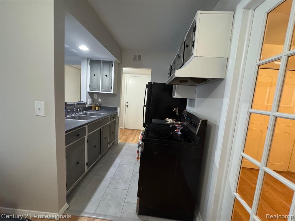 966 Bloomfield Village Boulevard, G, Auburn Hills, MI 48326 — Photo 3