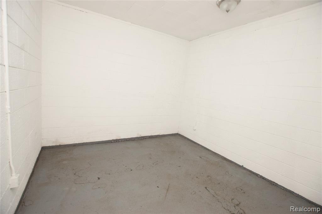 713 FENTON Road, Flint, MI 48503 — Photo 8