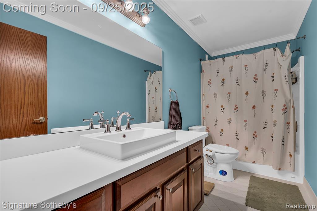 5226 Forest Valley Drive, Clarkston, MI 48348 — Photo 31