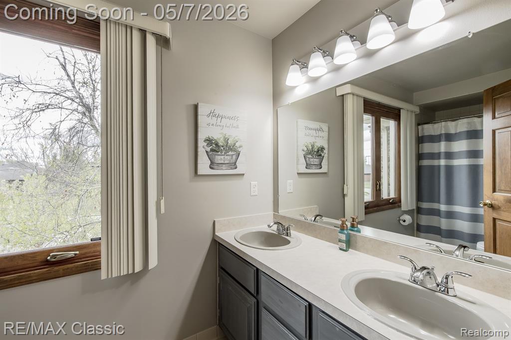 16497 Evelyn Drive, Macomb, MI 48042 — Photo 30