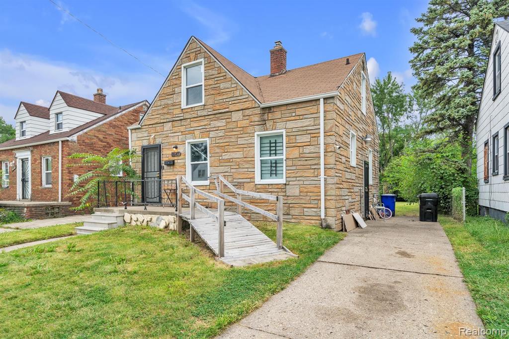 6743 COVERT Street, Hamtramck, MI 48212 — Photo 16