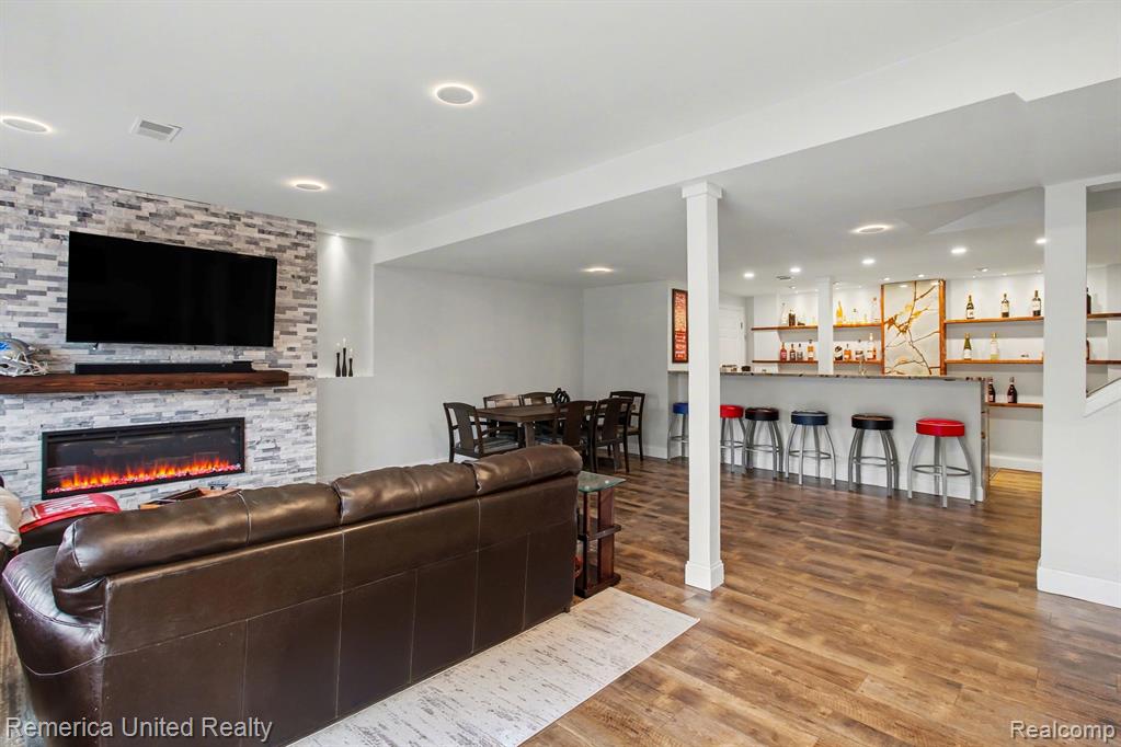 7719 PARTRIDGE HILL Drive, Brighton, MI 48116 — Photo 12