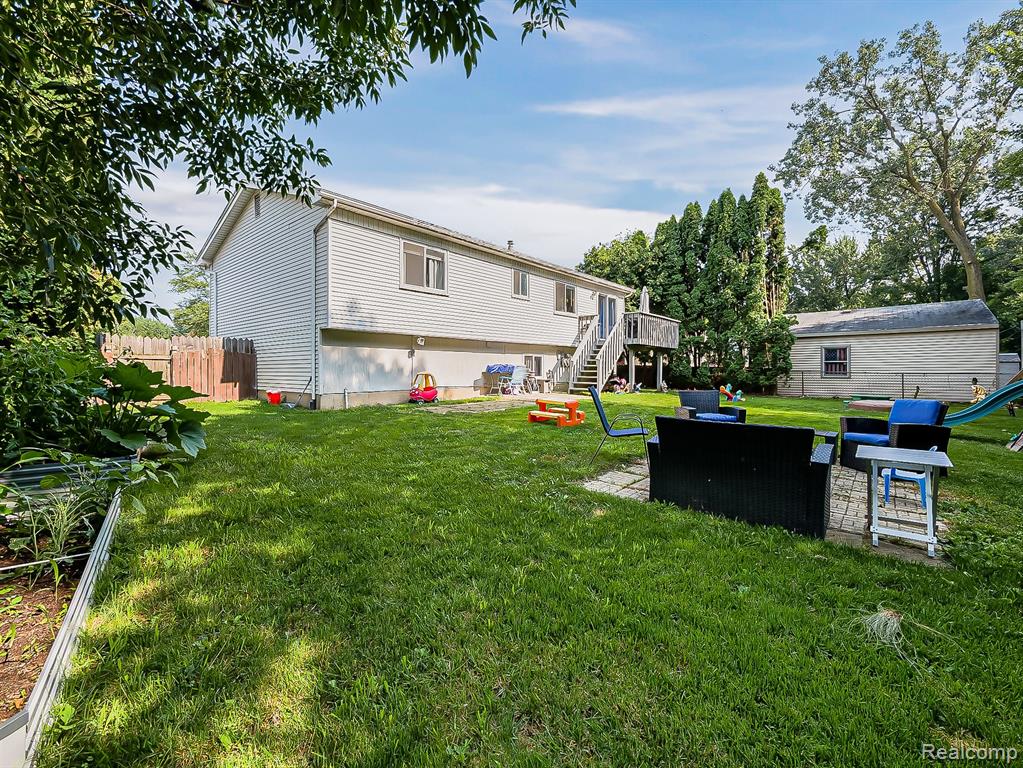 900 Surrey Heights, Westland, MI 48186 — Photo 21