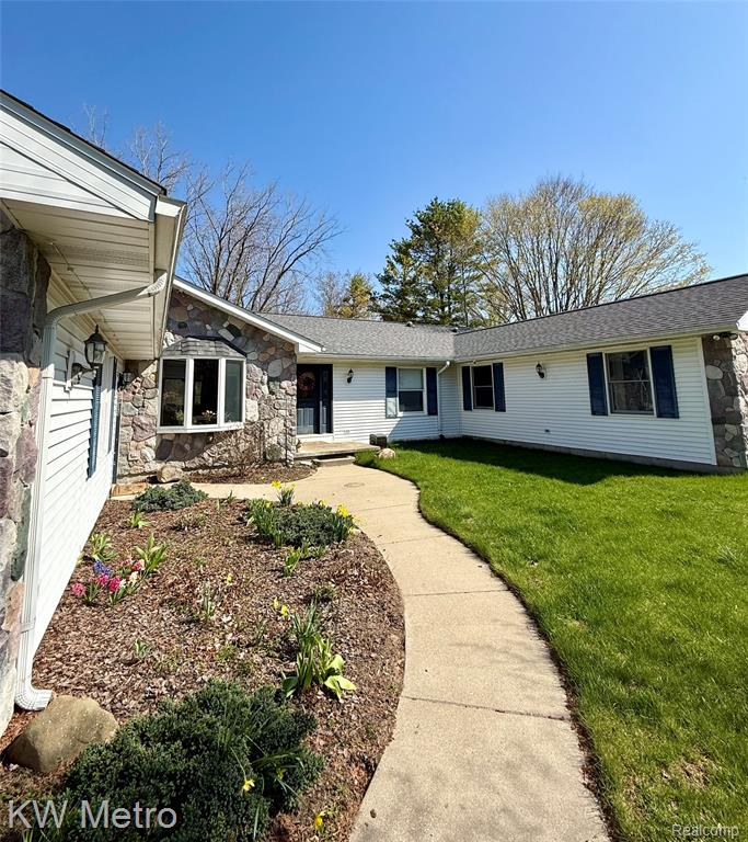 2949 E Hillside Drive, Midland, MI 48640 — Photo 2