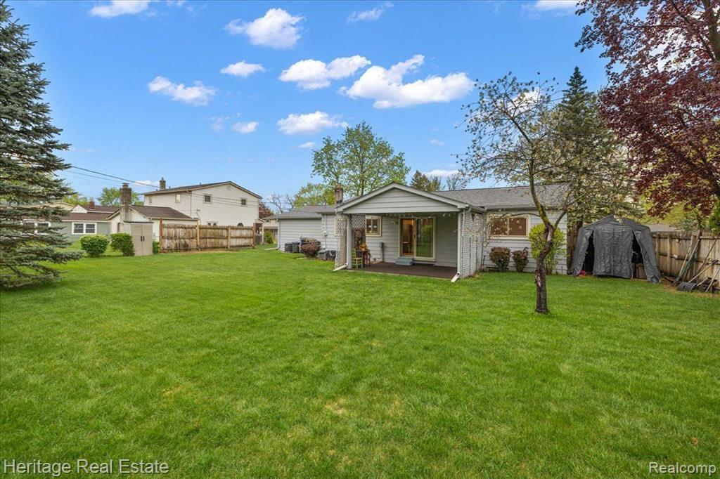 4887 CRESTBROOK Drive, Waterford, MI 48328 — Photo 33